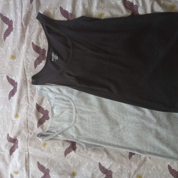 2 tanktops - Picture 3 of 5